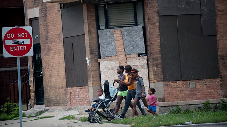 Segregation and Racial Barriers on Chicago s South Side Chicago